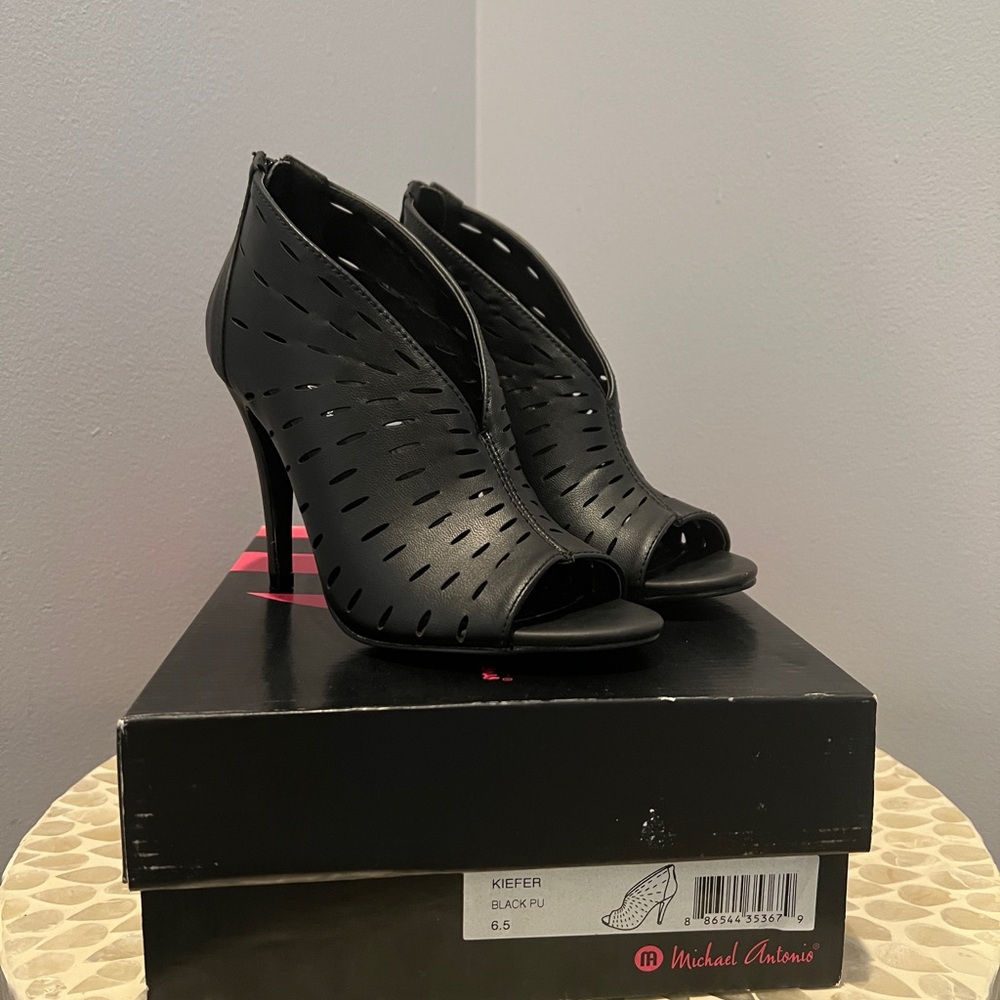 Michael Antonio Keifer Black Bootie/Heel